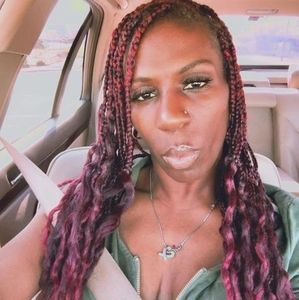 Meet your Posher, Amelia